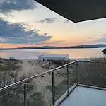 Kamenec Готель