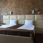 Kamenec Готель