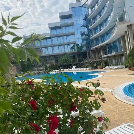 Хотел каменец 4*
